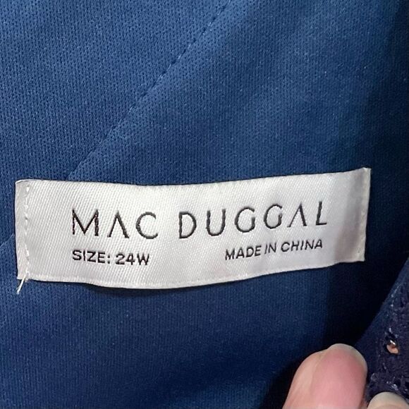 MAC DUGGAL Lace Gown Flutter Sleeve A-Line Dress Sz 24W New 67435 - Picture 6 of 11